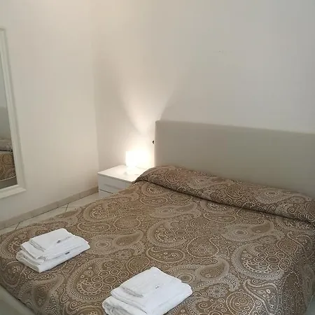Piazza Malpighi Apartment
