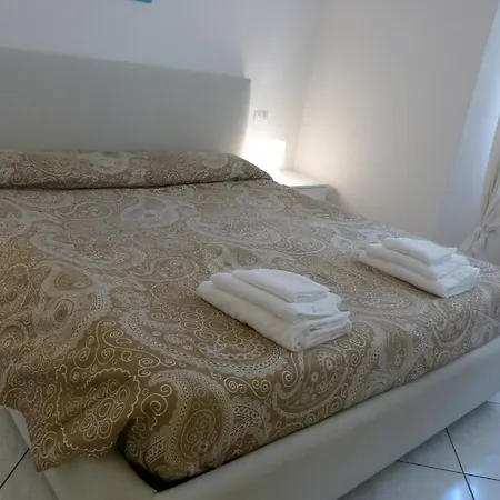Piazza Malpighi Apartment